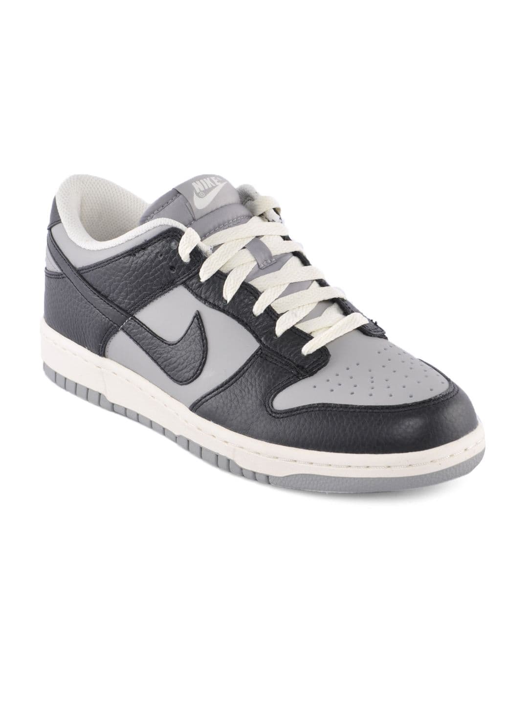 Nike Men Dunk Low Black Sports Shoes
